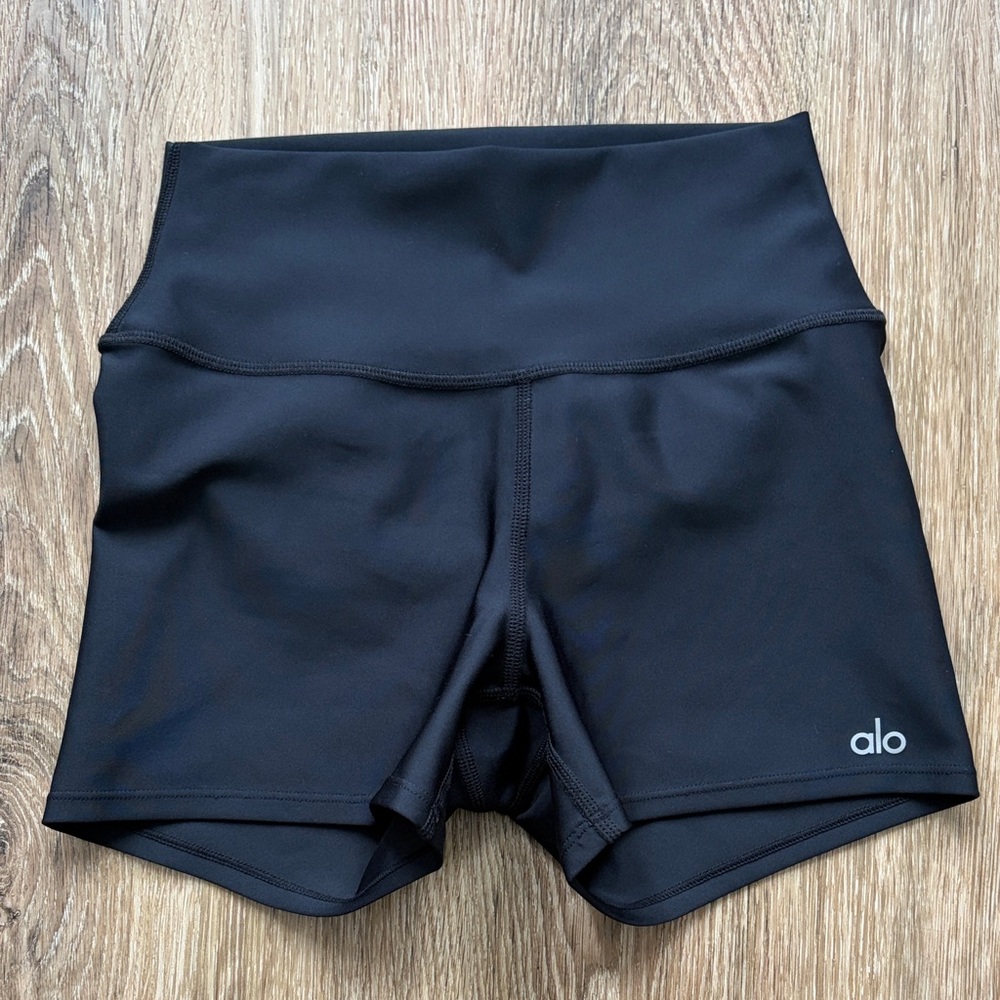 ALO Yoga Women's Black Bike Shorts